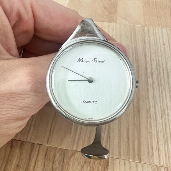 Philippe Pechard Denmark ladies vintage cuff bracelet watch NEW BATTERY